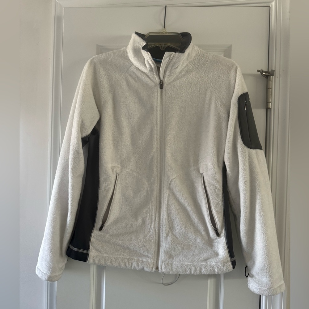 White fleece Columbia zip up jacket